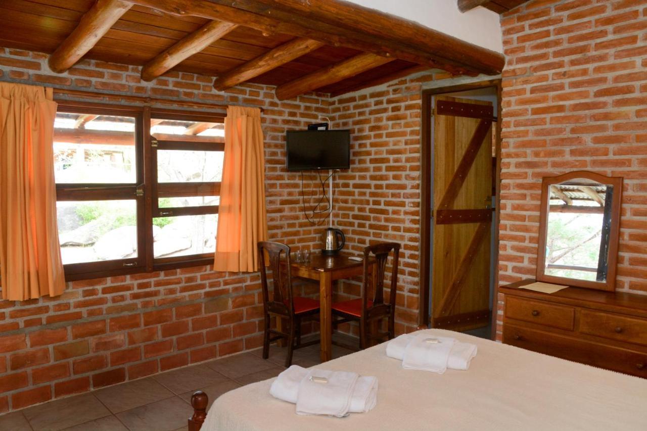 La Toma Complejo De Montana - Cabanas Y Habitaciones En Hosteria Mina Clavero Extérieur photo